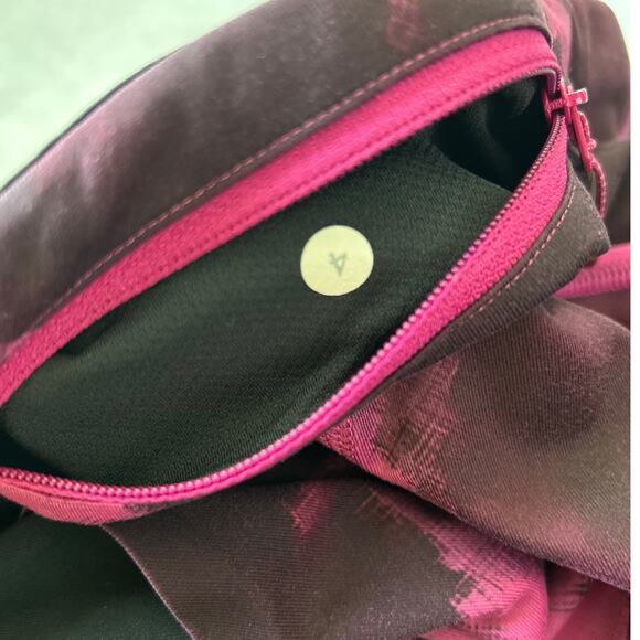 Lululemon Pace Rival Crop Full-On Luxtreme Blooming Pixie Black / Raspberry Sz 4 - Picture 9 of 9